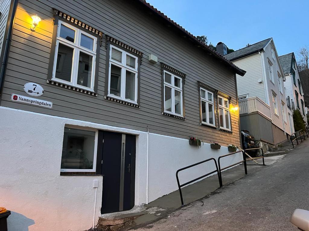 Duzy Apartament W Centrum Ålesund Exterior foto