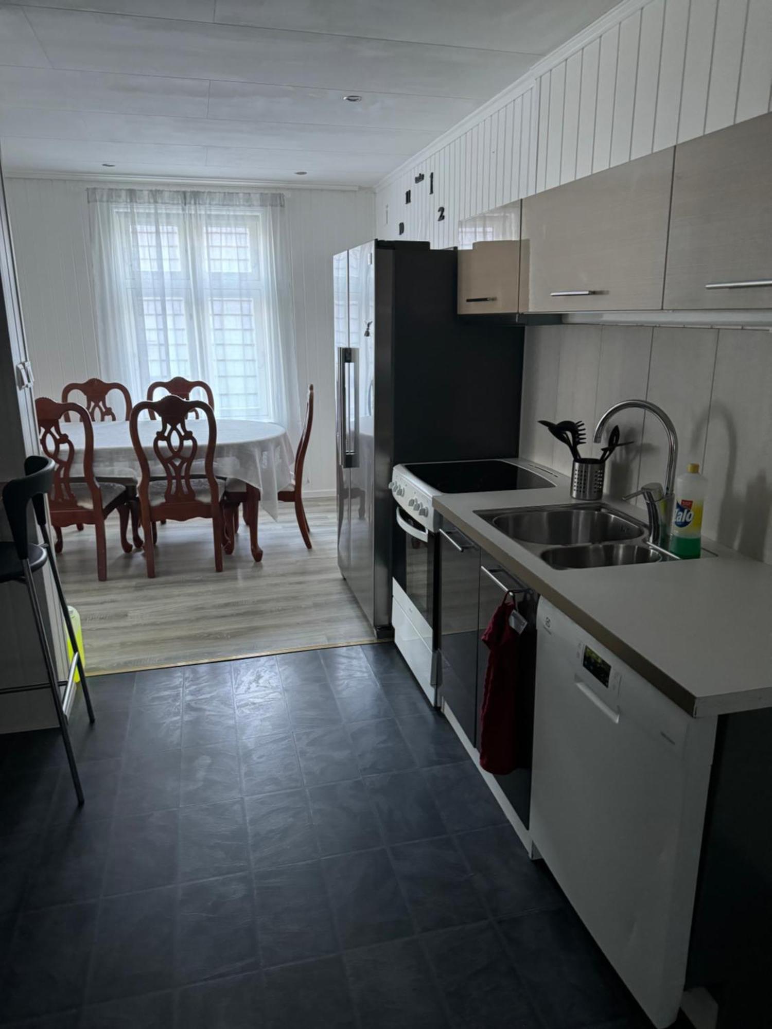 Duzy Apartament W Centrum Ålesund Exterior foto